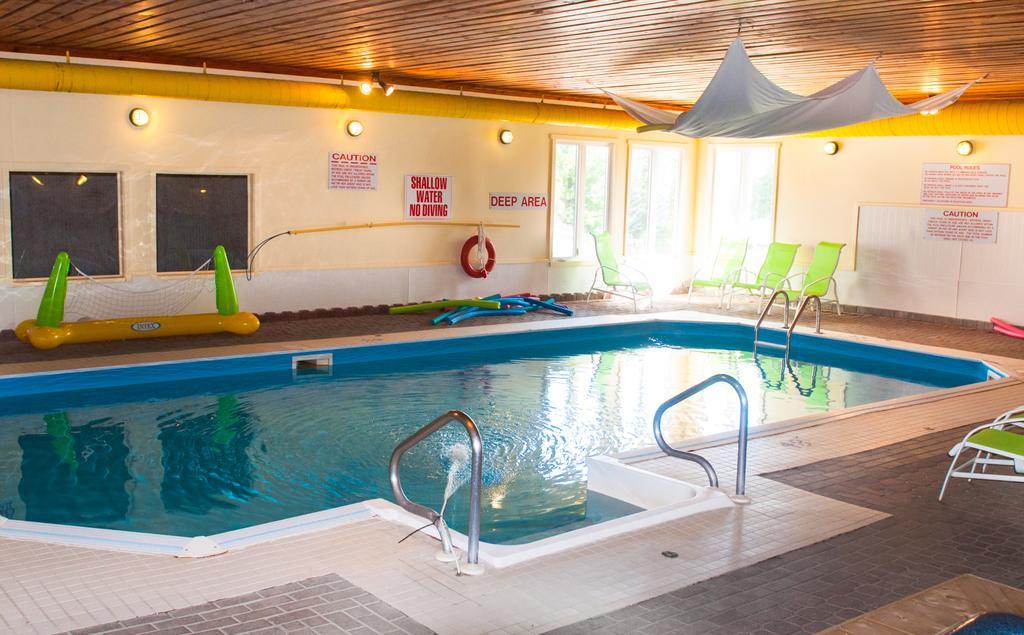Mccreary'S Beach Resort パース エクステリア 写真