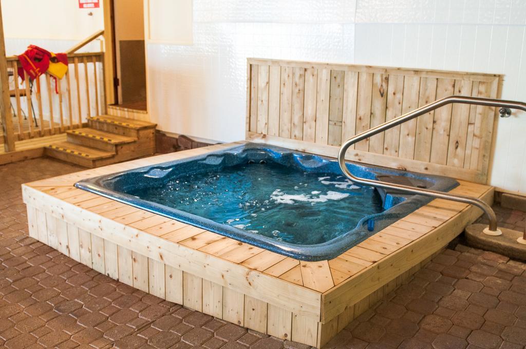 Mccreary'S Beach Resort パース エクステリア 写真